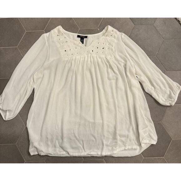 Style & Co Woman White Eyelet Peasant Top Plus 1X 100% Rayon - Picture 1 of 2